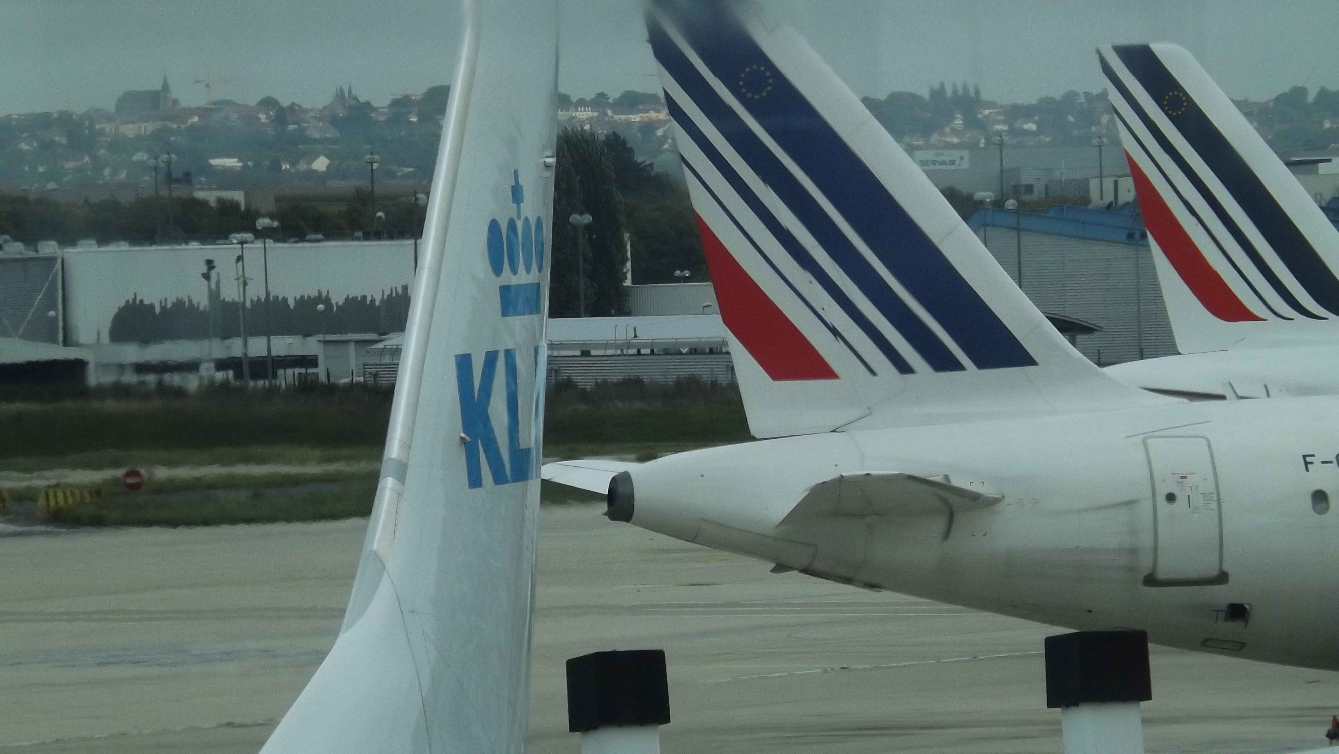 Amsterdam Airport - Shot on Canon 1100d | PictShare.online photography